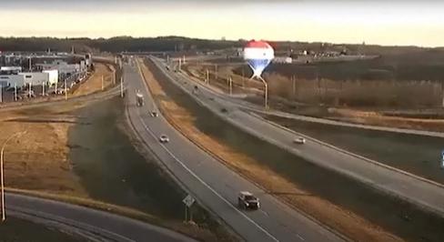 Villanyvezetéknek csapódott egy hőlégballon Minnessotában - videó