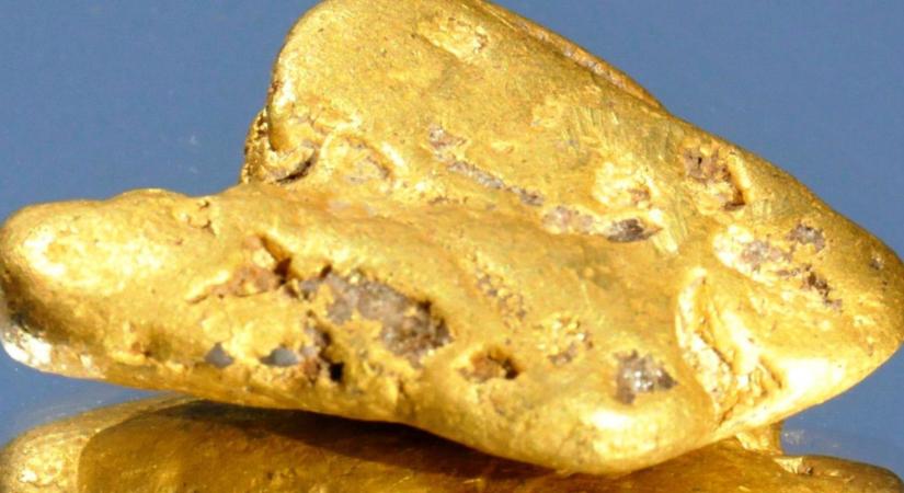 Késve, alig működő fémdetektorral jelent meg az ásatáson, percekkel később rekordméretű aranyrögre bukkant