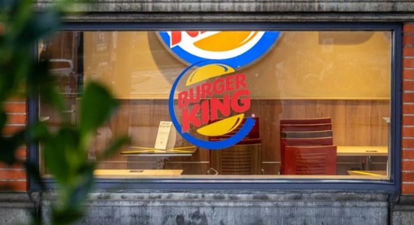 Mentőautók lepték el a Burger Kinget - egy ember meghalt