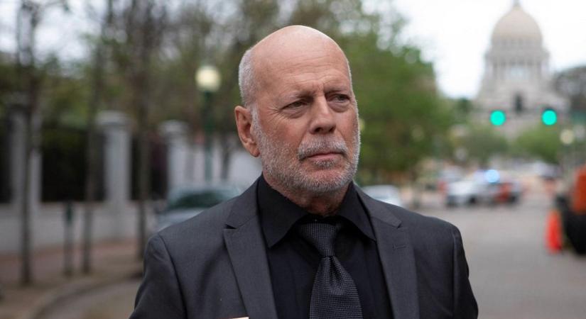 Meghasad az ember szíve: megindító fotót osztott meg Bruce Willis felesége