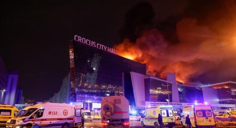 Fegyveres támadás Moszkva mellett egy koncertteremben, legkevesebb 40-en meghaltak, sok a sebesült