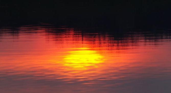 Tüzes naplementével búcsúzott a víz világnapja