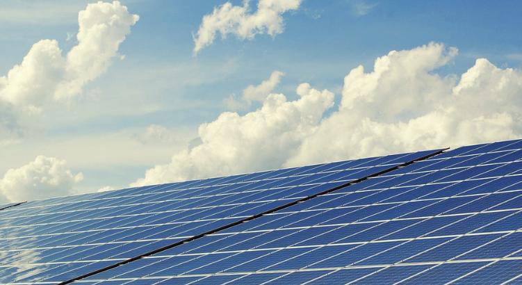 Egy dán vállalat hatalmas naperőműparkot épít az arizonai sivatagban – Miért telepítenek akkumulátorokat is?