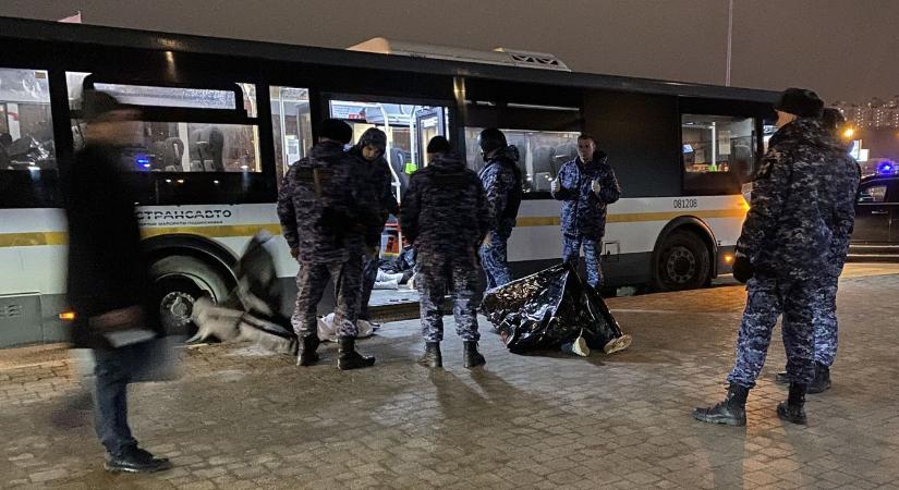 Terrortámadás Moszkvában: Befejeződött az áldozatok elszállítása