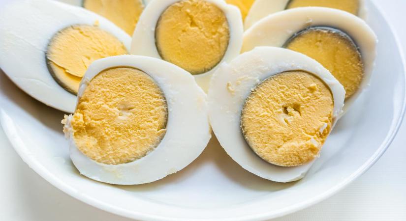 Zöldes lett a főtt tojás sárgája - Vajon meg lehet enni?