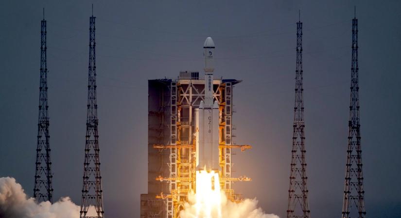 Kína egy új kommunikációs műholdat indított a Holdhoz