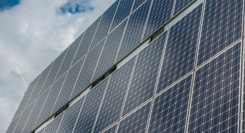 EM: először termeltek 3000 megawatt felett a hazai ipari naperőműparkok