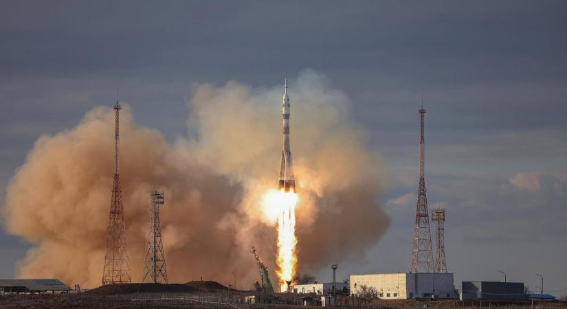 Három űrhajóssal sikeresen útnak indult a Szojuz a nemzetközi űrállomásra