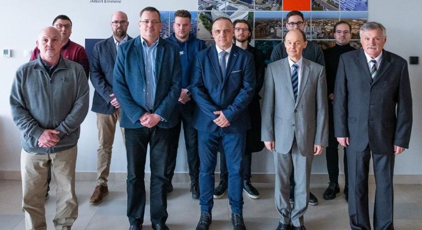 Harc- és páncélozott jármű szakmérnök képzést indított a Széchenyi István Egyetem