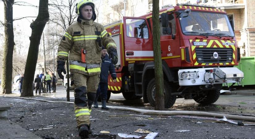 Újabb támadás érte Kijevet és Lviv környékét, egy orosz rakéta megsértette Lengyelország légterét