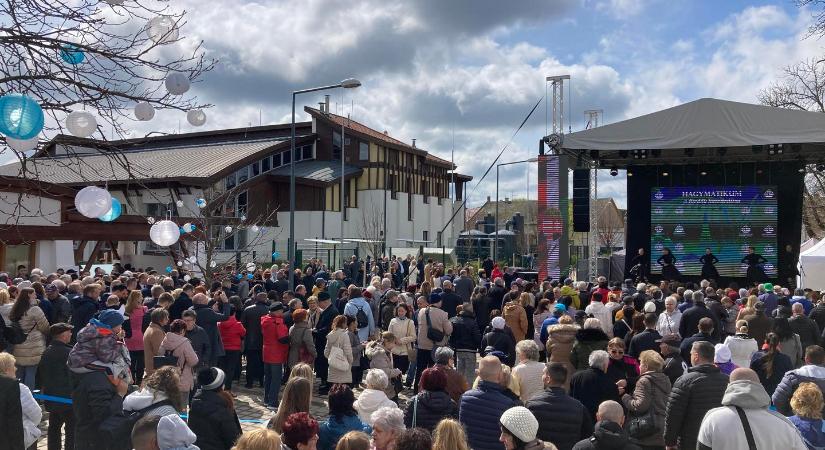 A Makói Hagymatikum ünnepélyes megnyitóját tömegek ünnepelték