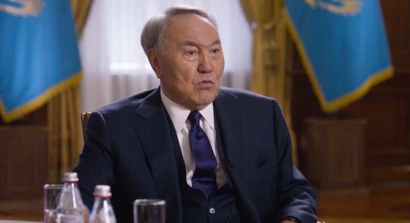 Nazarbajev ötmillió dollárt fizetett Oliver Stone minisorozatáért, hogy tisztára mossa az imázsát