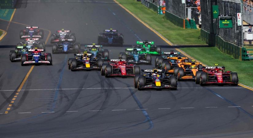 F1: Verstappen kiesett, Sainz nyert, Alonsót megbüntették