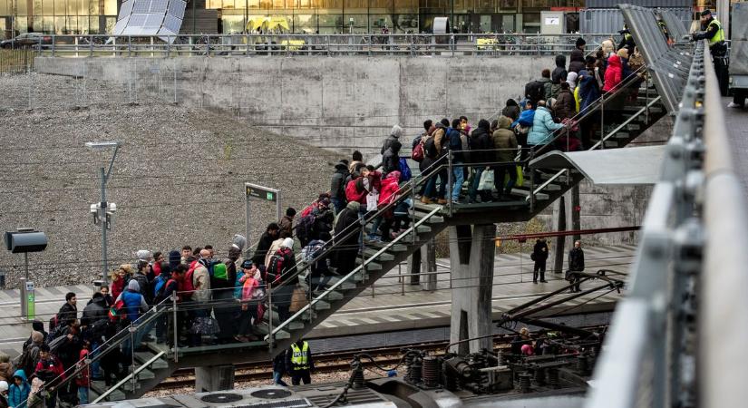 Svédország öngyilkosságot követ el a migránsok inváziója alatt