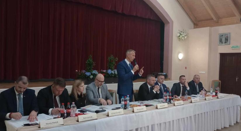 A Dunaszerdahelyi, a Komáromi, az Érsekújvári és a Szenci járás polgármesterei találkoznak ma Egyházkarcsán