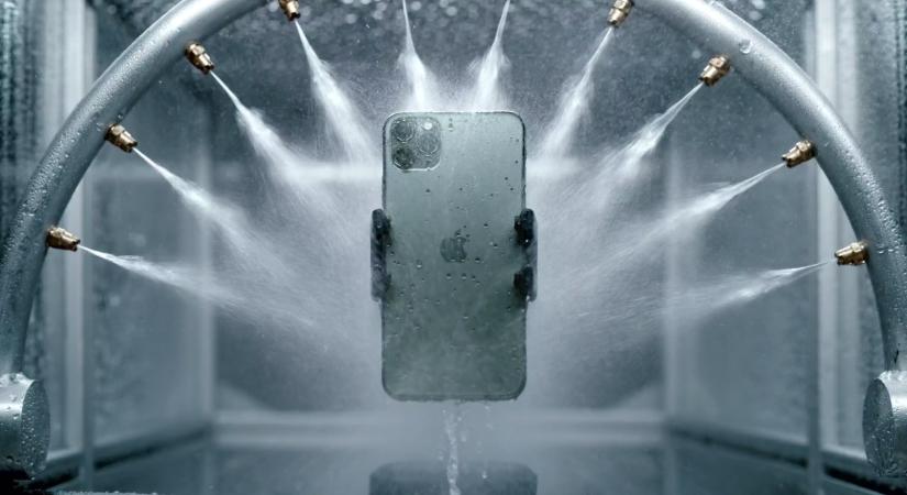Nem olyan vízállóak az Apple mobilok, mint gondoltuk, megbüntették az Apple-t