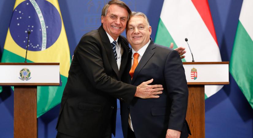 Bolsonaro a magyar nagykövetségre ment, miután bevonták az útlevelét és több segítőjét letartóztatták