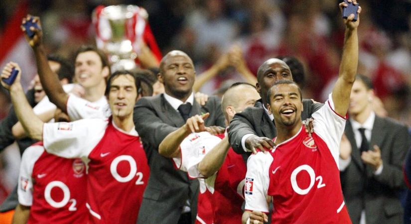 Az Arsenal legyőzhetetlen legendája az új tagja a Premier League Hírességek Csarnokának