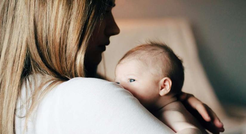 Csillámpóni és magány: nem merjük közel engedni magunkhoz az anyaság nehéz érzéseit