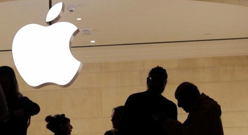 Már az iPhone-tulajdonosok is az árak felverésével vádolják az Apple-t