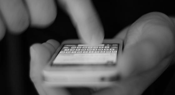 Újabb SMS-átverésre figyelmeztet a rendőrség