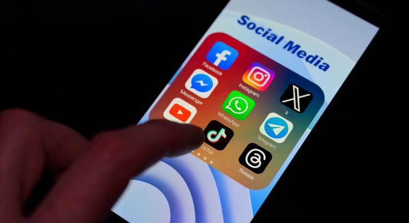 Florida megtiltja a 14 éven aluliak közösségi média használatát