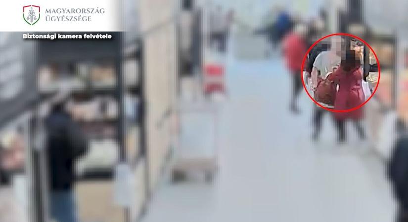 Vásárlóra támadt az eladó a pécsi vásárcsarnokban - videó