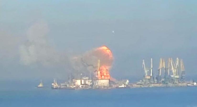 Kilőtték az ukránok a Krím elfoglalásakor az oroszok által zsákmányolt hadihajót