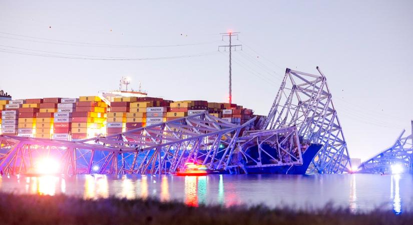 Összeomlott egy hatalmas híd az amerikai Baltimoreban, mivel nekiment egy teherhajó  videó