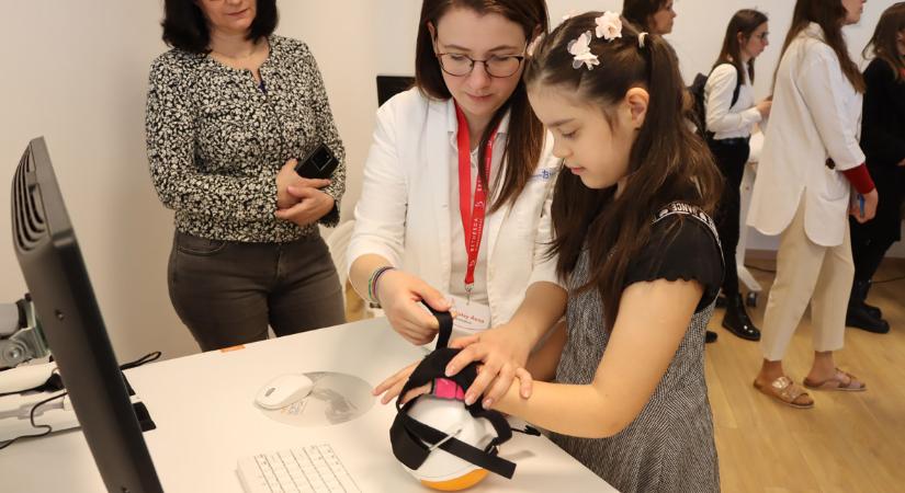 Innovatív robotterápiás eszközök segítik a gyógyulást a Bethesdában