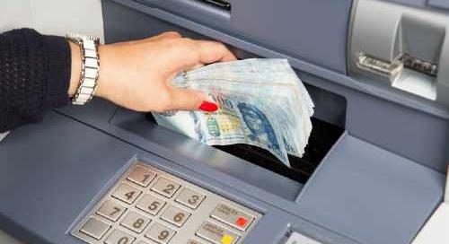 Nem bízunk az ATM-ekben, ha nagyobb összegről van szó
