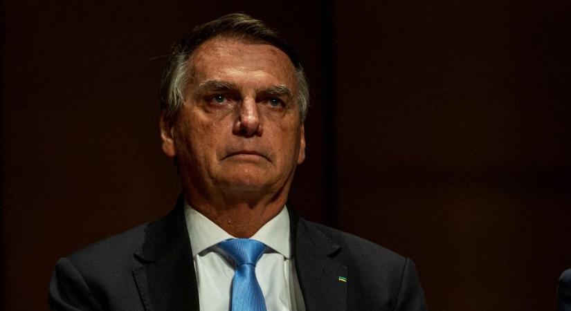 Bolsonaro pizzát, kávéfőzőt és párnákat is kapott, míg a brazíliai magyar nagykövetségen bujkált