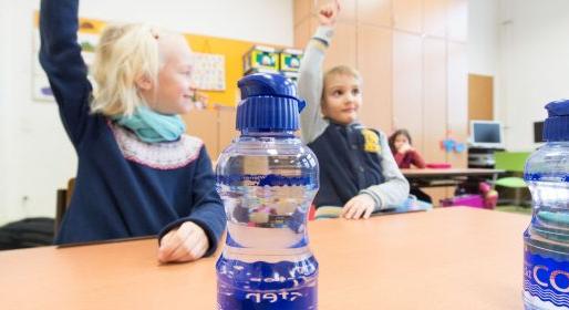 A bécsi általános iskolák háromnegyedében üdítő helyett már csapvizet isznak a diákok