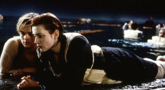 Felfoghatatlan összegért kelt el a Titanic kelléke, amelyen Kate Winslet feküdt a vízen: Ön mennyit adott volna érte?