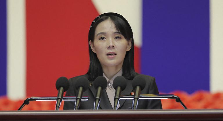 Kim Dzsongun húga kiosztotta a japán miniszterelnököt