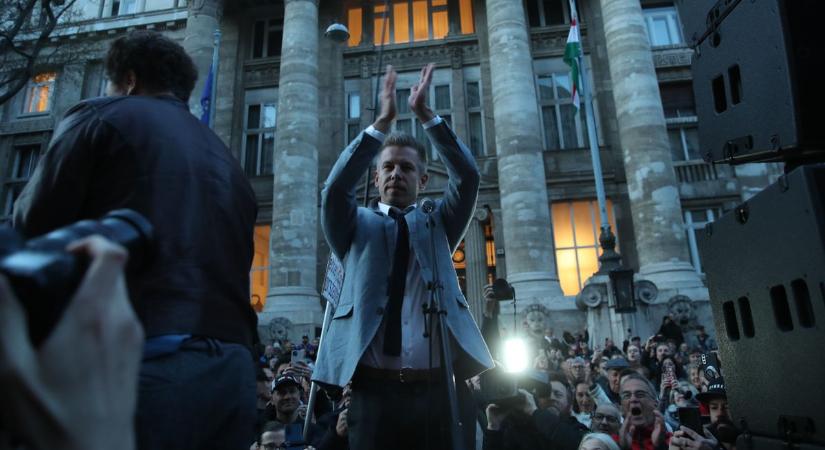 Több mint ezer ember ment ki Magyar Péter demonstrációjára