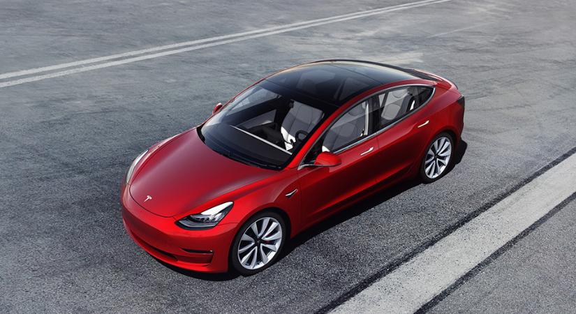 Megvan, mikor érkezhet Elon Musk népautója, a szuperolcsó Tesla