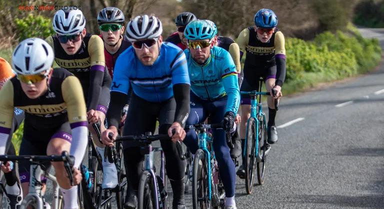 Országútis hírek külföldről: amatőr versenyen indult Cavendish, Poels és Garcia Cortina kakaskodása, módosult az idei Giro első etapja