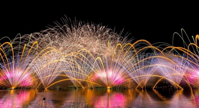 Tíz napon át borítja színes fényárba a máltai és gozói égboltot a tűzijáték fesztivál