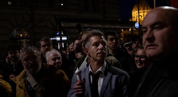Képgaléria: Magyar Péter az utcákra vonult, és újabb ígéretet tett