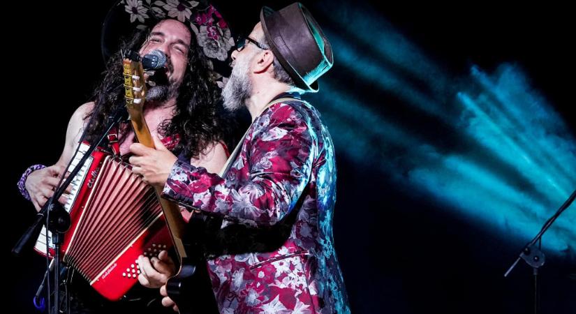 Kalóztól kongáig: öt jó koncert a közelgő Budapest Ritmo fesztiválon