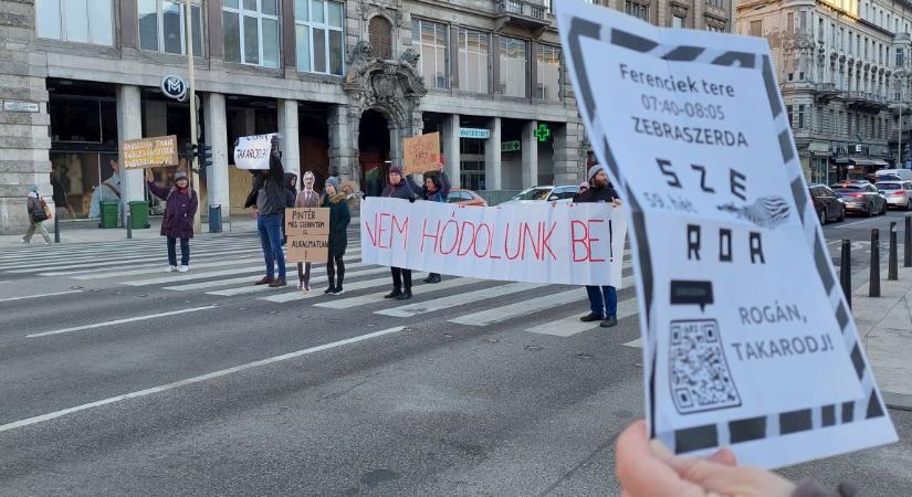 „Nem hódolunk be” – így tiltakoznak „Zebraszerdával” egy jobb oktatásért minden egyes héten