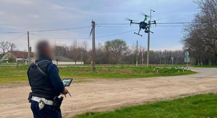 Drónnal vadásztak a szabálytalankodókra a hajdúböszörményi rendőrök