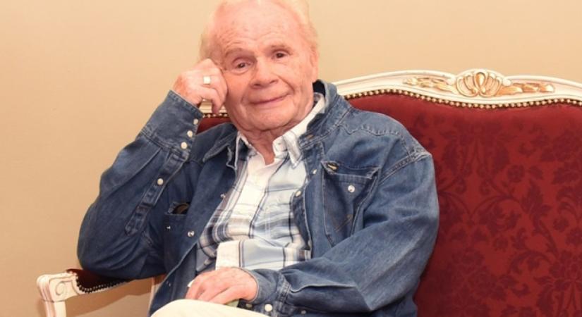 Súlyos műtéten esett át a 90 éves Harkányi Endre: egy hajszálon függött a színészlegenda élete