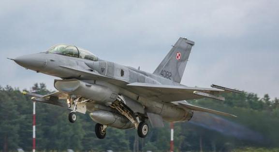 Dánia inkább eladja F-16-os vadászgépjei többségét Argentínának, minthogy Ukrajnának adományozná