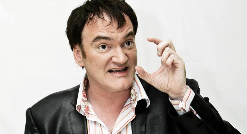 Ez komoly? Már 61 éves Quentin Tarantino: a rendezőzseni színészettel is próbálkozott, mutatjuk az alakításait