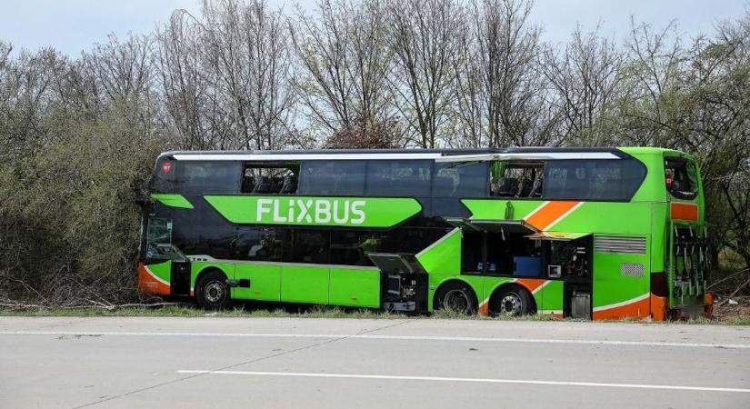 Többen meghaltak, amikor balesetet szenvedett a Flixbus egyik távolsági buszjárata Németországban