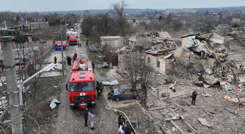 Az orosz hadsereg drónokkal támadta Herszont és Harkivot
