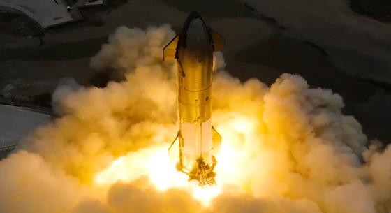 Mind a hat Raptor-hajtóművét begyújtották – látványos videón a Starship űrhajó tesztje