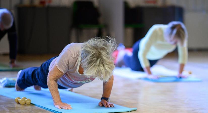 Ilyen hatással van a jóga az idősek egészségére